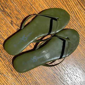 Yosi Samra Shiny Green Flip-Flops Size 9